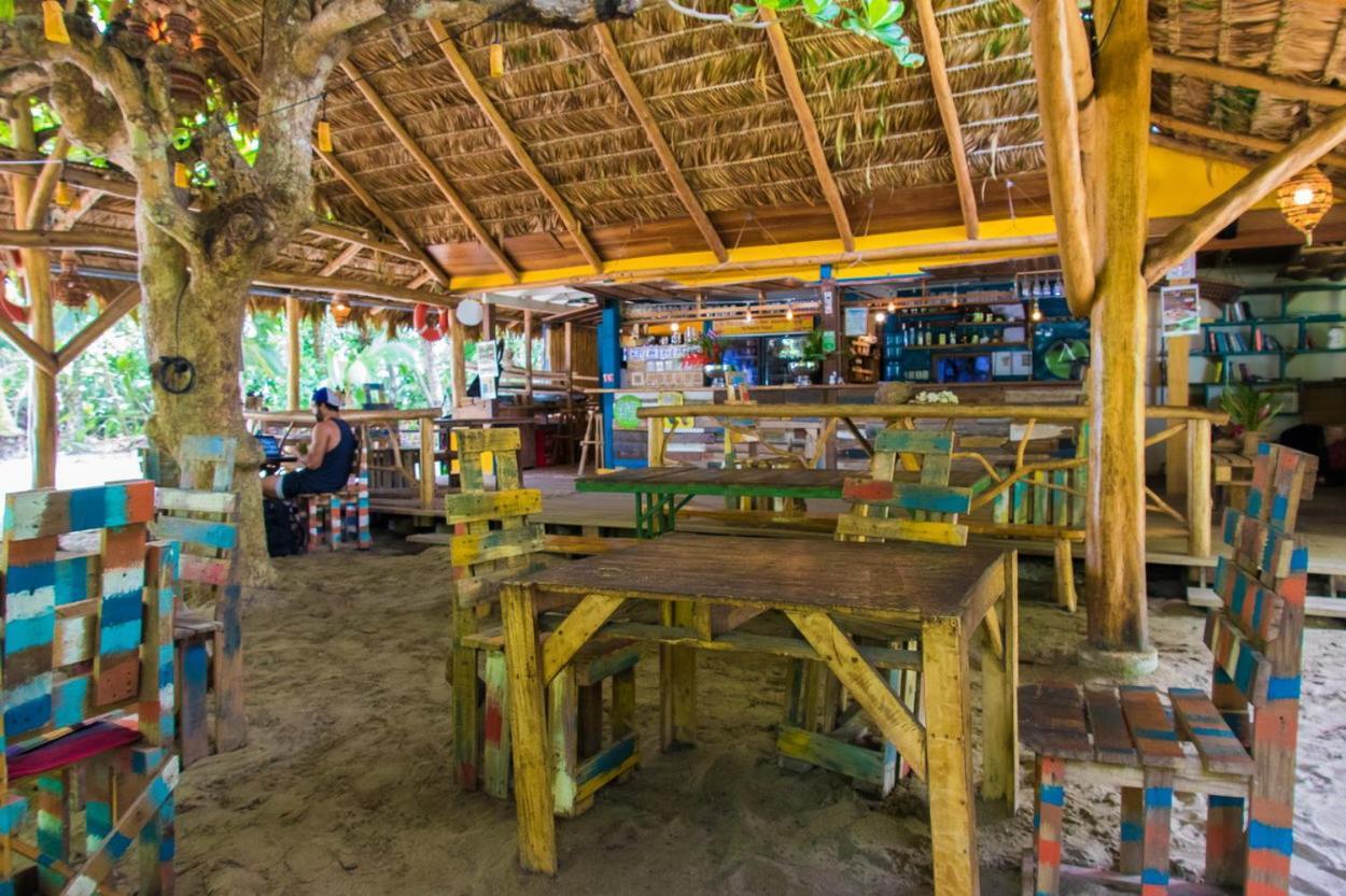 Playa 506 Beachfront Hostel Puerto Viejo de Talamanca Eksteriør billede